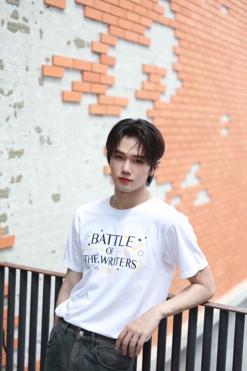 Battle-of-the-writers-19bec7909b32525f60.jpeg