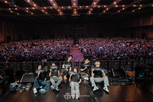Xdinary-Heroes-_Break-the-Brake_-World-Tour-in-Jakarta-Source_-Mecimapro6717230e78ad8bde.jpeg