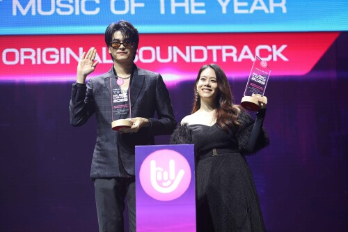 BEST-MUSIC-OF-THE-YEAR--ORIGINAL-SOUNDTRACK-298b851055dd7576.jpeg