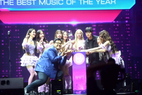 THE-BEST-MUSIC-OF-THE-YEAR---TEARS-7de001139c7f72ae.jpeg
