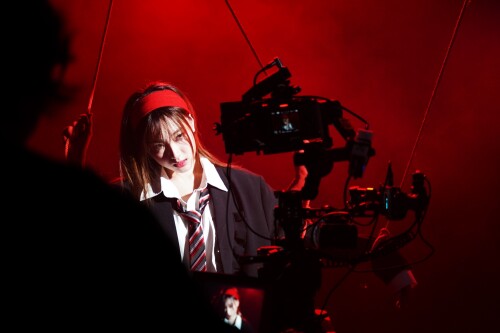 HauntedU3-MV-BringYouDown--3-09422d37380e6d2acf.jpg