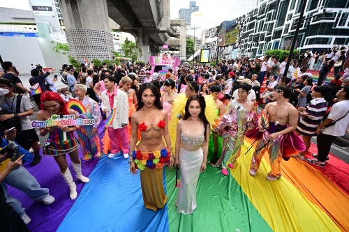 Garnier-Pride-Squad_10151a7c6578e79796.jpg