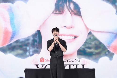 -10-DOYOUNG---Shopee-x-DOYOUNG-YOUTH-FANSIGN--EVENT3278188cdb106474.jpg
