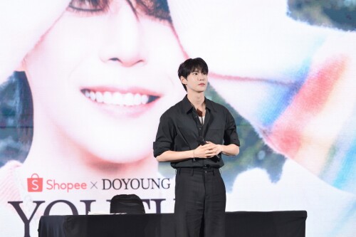 -5-DOYOUNG---Shopee-x-DOYOUNG-YOUTH-FANSIGN--EVENT5372bfe8a54a9891.jpg