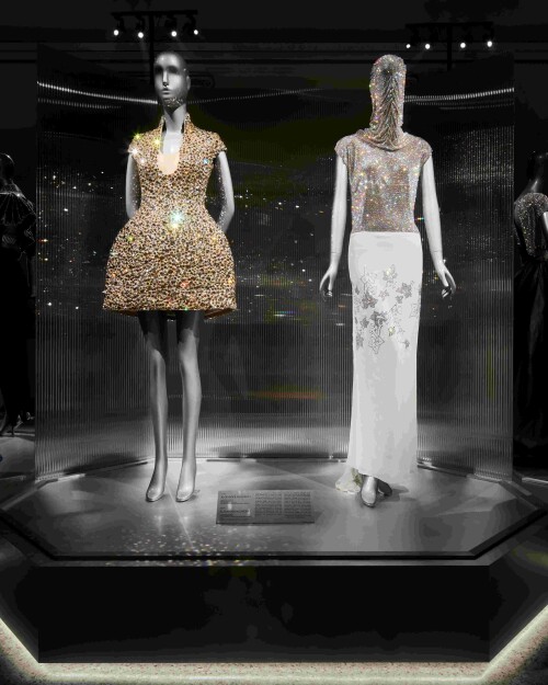 Swarovski---Masters-of-Light_Future-History8f56c6dffe5ca844.jpg