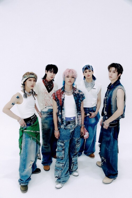 -2--Baggy-Jeans--4-Golden-Age--NCT-682x1024de705270cc8d0605.jpg