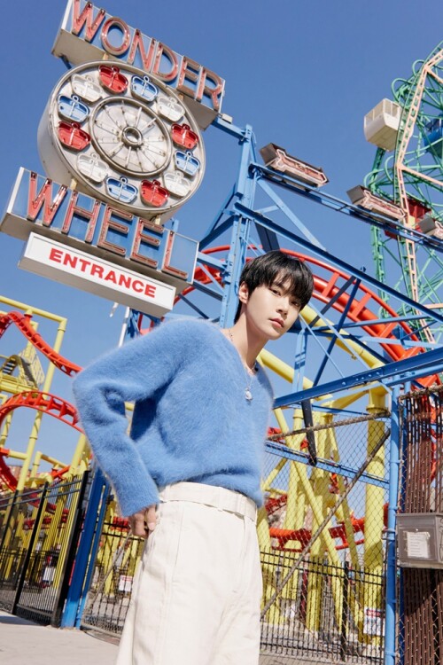 -DOYOUNG--4-Golden-Age--NCTb7c5dd3634a86f5c.jpg