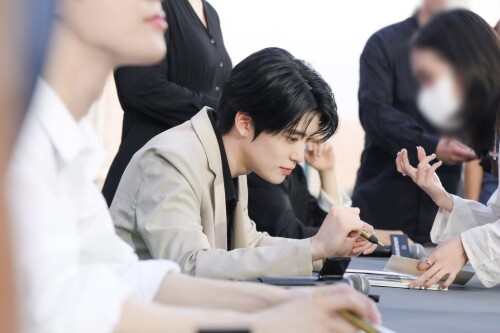 JAEHYUN--2--NCT-DOJAEJUNG-THE-1ST-MINI-ALBUM-PERFUME-ALBUM-SIGN-EVENT-IN-BANGKOK-1024x681fb430190710c864c.jpg