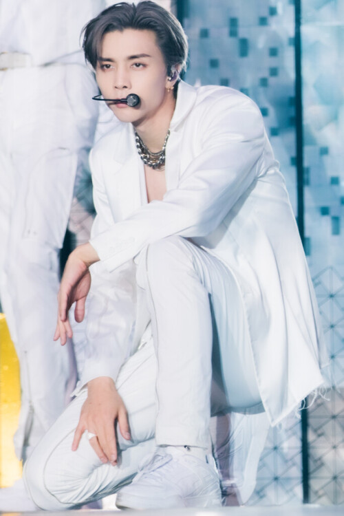 JOHNNY--1--NCT-127-2ND-TOUR-NEO-CITY-BANGKOK--THE-LINK-683x10247e8202f7c2dde32c.jpg