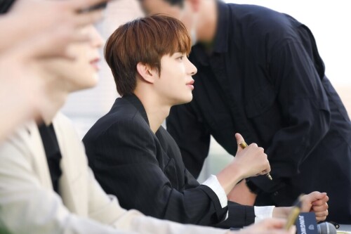 JUNGWOO--2--NCT-DOJAEJUNG-THE-1ST-MINI-ALBUM-PERFUME-ALBUM-SIGN-EVENT-IN-BANGKOK-1024x681534a52b33b525cdc.jpg