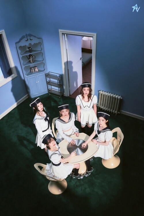 Red-Velvet--Cosmic--24c6eb9f92382f5f5.jpg