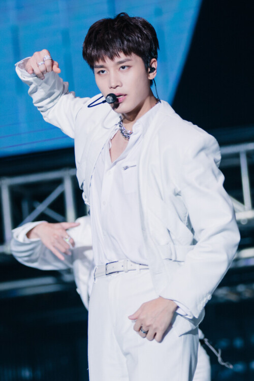 TAEIL--1--NCT-127-2ND-TOUR-NEO-CITY-BANGKOK--THE-LINK-683x1024bce53110c4f750b2.jpg