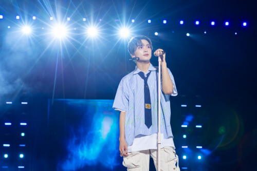 HAECHAN--5-2024-NCT-DREAM-WORLD-TOUR-_THE-DREAM-SHOW-3-_-DREAM-SCAPE_-in-BANGKOKabce7d50037303bd.jpg