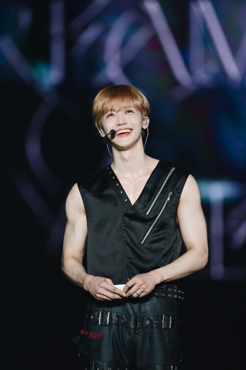 JAEMIN--3-2024-NCT-DREAM-WORLD-TOUR-_THE-DREAM-SHOW-3-_-DREAM-SCAPE_-in-BANGKOK797008914f939f3a.jpg