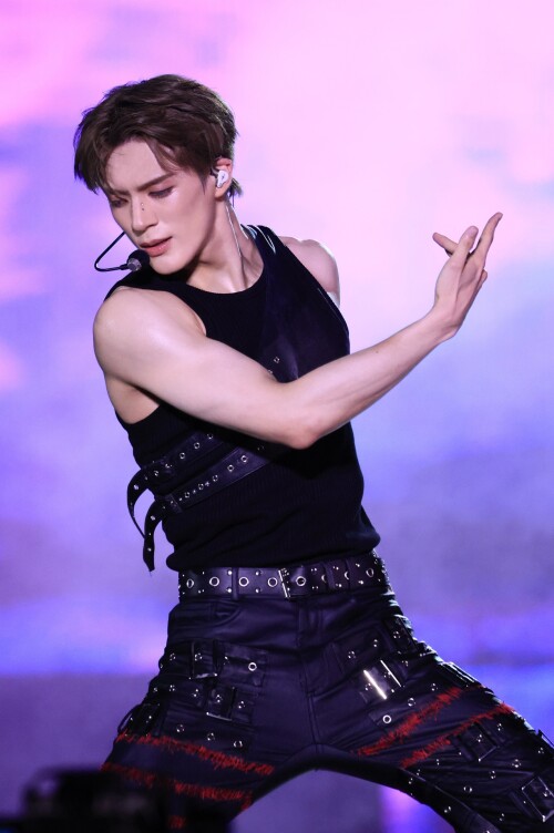 JENO--3-2024-NCT-DREAM-WORLD-TOUR-_THE-DREAM-SHOW-3-_-DREAM-SCAPE_-in-BANGKOK12e130379548ac4e.jpg