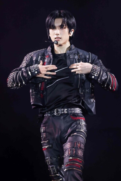JISUNG--1-2024-NCT-DREAM-WORLD-TOUR-_THE-DREAM-SHOW-3-_-DREAM-SCAPE_-in-BANGKOK48239971deec4e8d.jpg