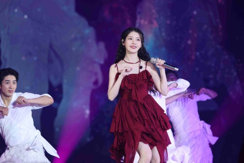 IU-HEREH-BKK-1220cd6b86674c9e98.jpg