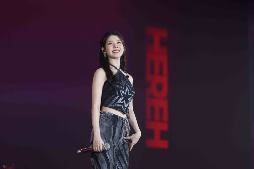 IU-HEREH-BKK-92d7d71e460e6380f.jpg