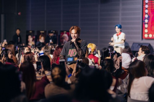 NEVONE-FAN-MEETING-15136d71bf5721bb0c.jpg