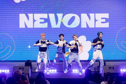 NEVONE-FAN-MEETING-33a5e4b64eaa89f7f.jpg