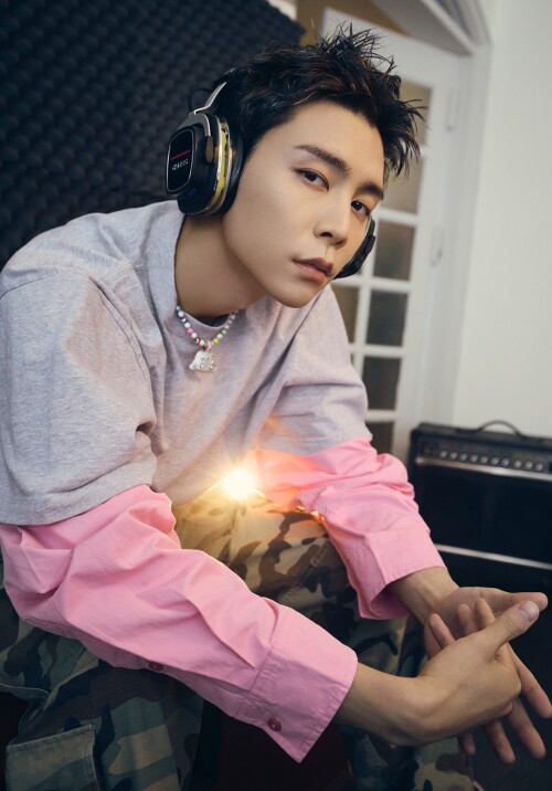 -JOHNNY---NCT-127--6-WALK77a84a618c139b35.jpg