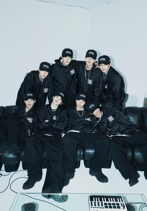 NCT-127--6-WALK--77438a3de908aad3f.jpg