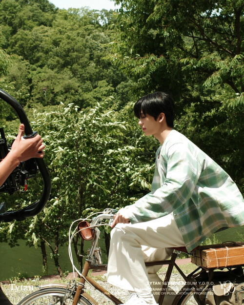 BTS-MV-PHOTO-2e7c38267ea4a67c2.jpg
