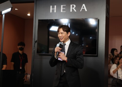 Mr.-Jeong-Ho-Choi-Managing-Director-of-Amore-Pacific-Thailandd741ac4a40552805.jpg