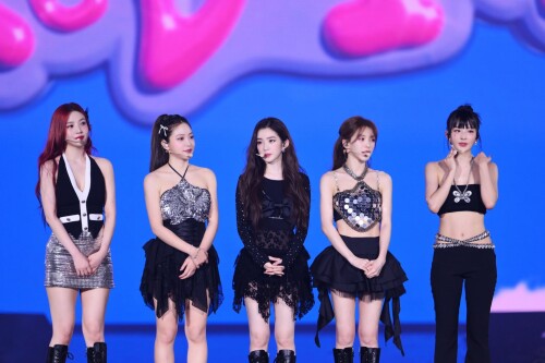 -7-2024-Red-Velvet-FANCON-TOUR-_HAPPINESS-_-My-Dear-ReVe1uv_-in-BANGKOK47d340683a485bc1.jpg