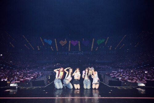 DAY-1-_Red-Velvet--1-2024-Red-Velvet-FANCON-TOUR-HAPPINESS-My-Dear-ReVe1uv-in-BANGKOKdb8c9b276e8c5df2.jpg