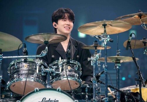 DAY6---press-image---Dowoon4de59a579a0edcc7.jpeg