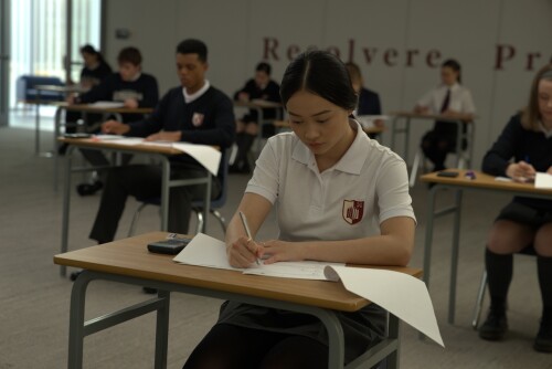 BAD_GENIUS_STILLS_1077aa1672c4bef1b.jpg