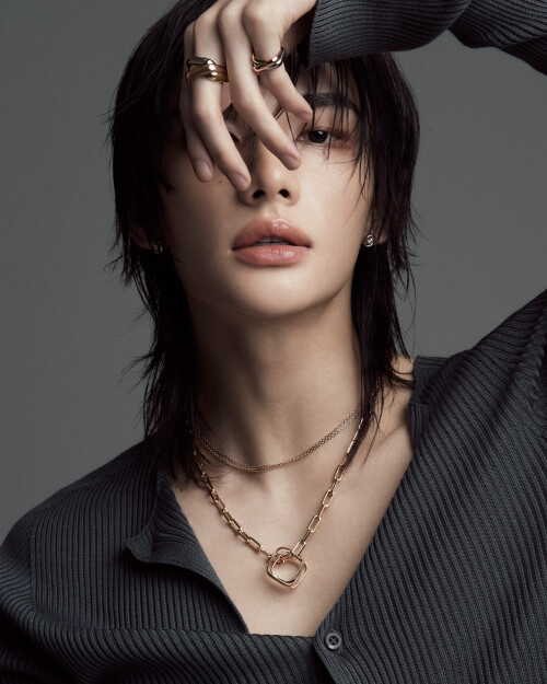 HYUNJIN-3-1fe3b2247b7d67dec.jpg